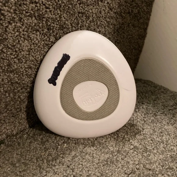 ✨5/$25✨White Pop-up Post it note dispenser - Picture 2 of 2